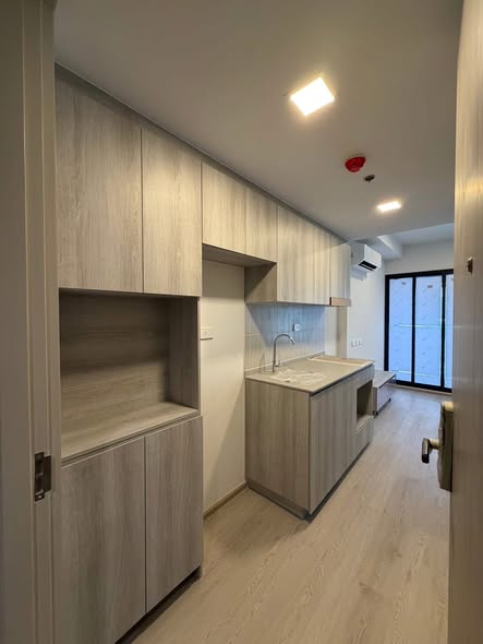 room interior and kitchen of COBE Kaset-Sripatum (โค้บบ์ เกษตร-ศรีปทุม)