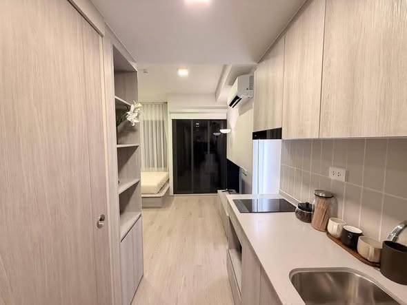 room interior and kitchen of COBE Kaset-Sripatum (โค้บบ์ เกษตร-ศรีปทุม)