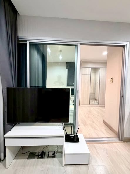 bedroom and room interior of Condo Chiang Mai Diamant Condominium | Hwy Chiang Mai – Lampang