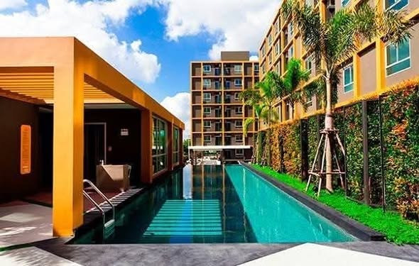 pool of Condo U @ Huamak Station, building A
