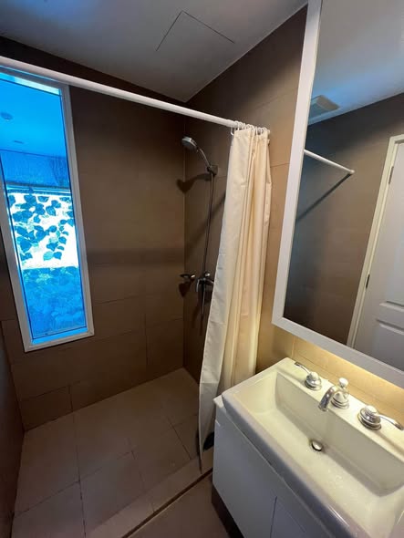 bathroom of Condolette Dwell Sukhumvit 26