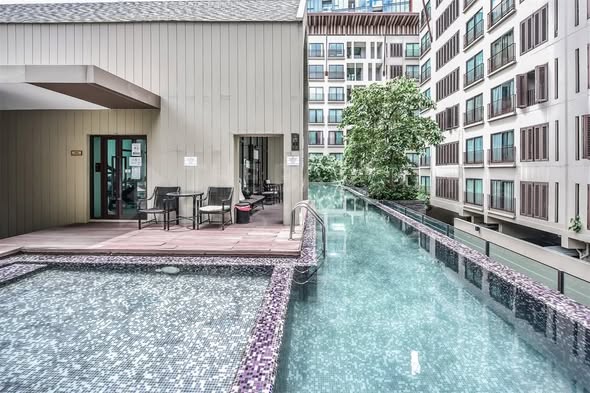 pool of Condolette Dwell Sukhumvit 26