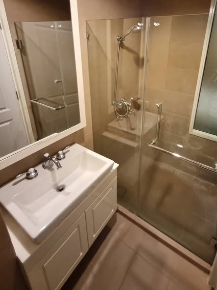 room interior and bathroom of Condolette Dwell Sukhumvit 26