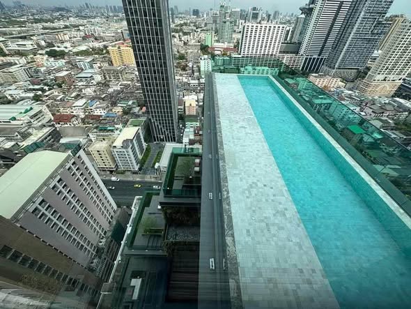 pool of CONNER Ratchathewi