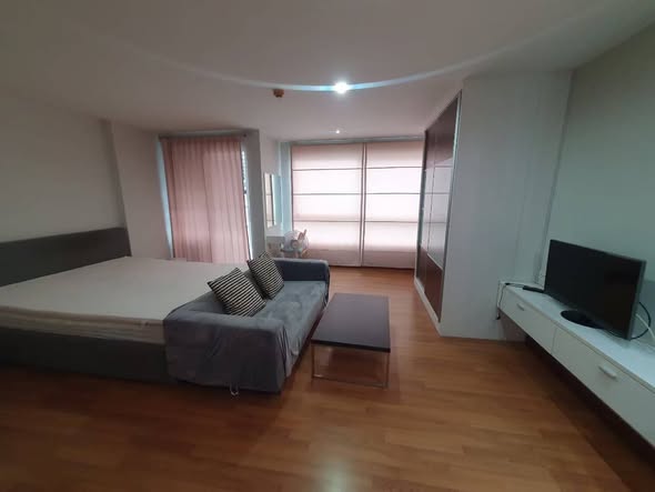 bedroom of Coolhouse Condominium