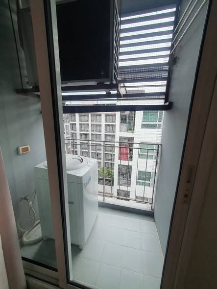 room interior and bathroom of Coolhouse Condominium