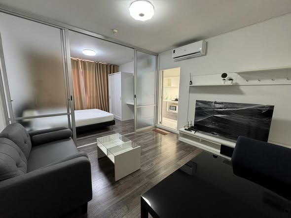bedroom of D Condo Sukhumvit 109