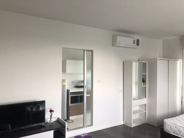 bedroom and room interior of ดีคอนโด แคมปัส รีสอร์ท บางนา : dcondo Campus Resort Bangna