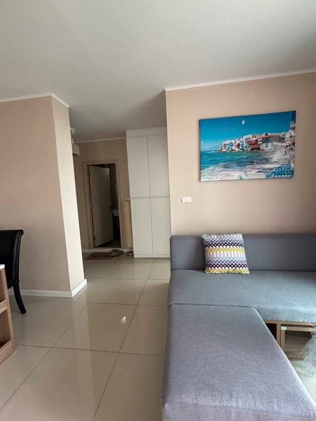 living room and bedroom of Dcondo