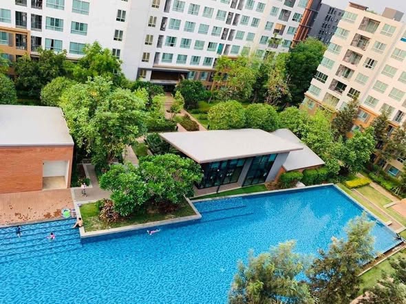 pool of Dcondo