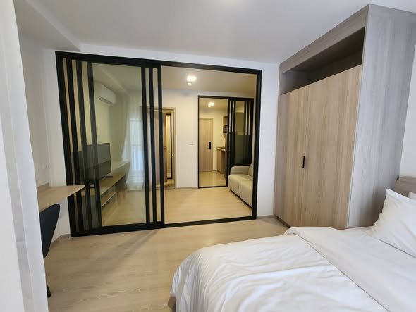 bedroom and room interior of dcondo Shine Rangsit