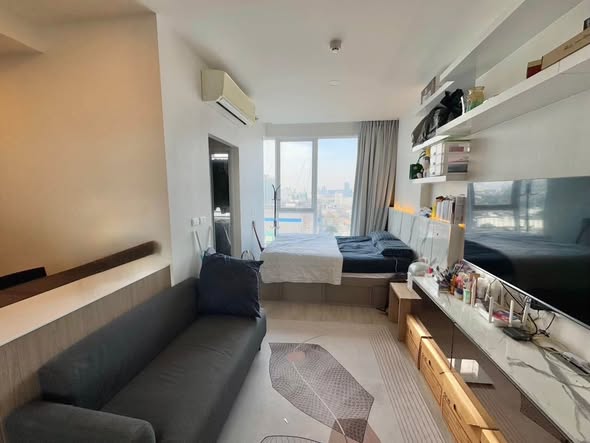 bedroom and living room of De Lapis Charan 81 by Grand Unity