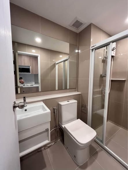 bathroom of DENIM Jatujak