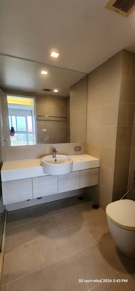 bathroom of Double Lake Condominium Muang Thong Thani 1 ดับเบิ้ล เลค คอนโดมิเนียม เมืองทองธานี 1