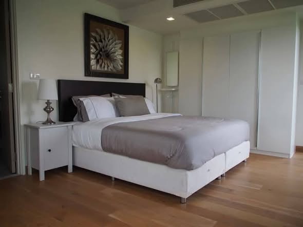 bedroom of Downtown49