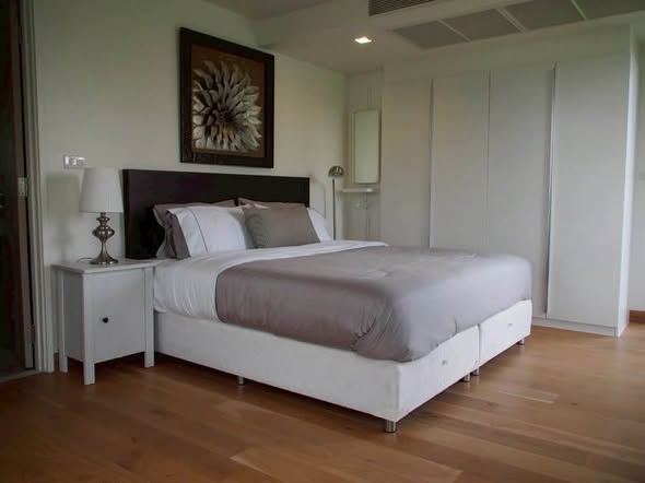bedroom and room interior of Downtown49