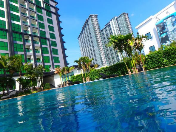 pool of Dusit Grand Condo View