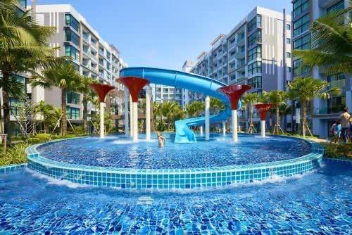 pool of Dusit Grand Park