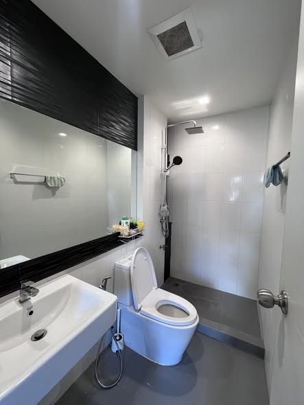 room interior and bathroom of Eigen Premium Townhome