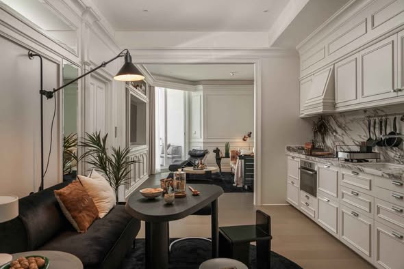 living room and kitchen of Eight Thonglor Residence