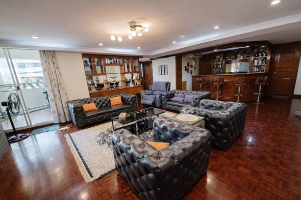 living room of Ekkamai Road