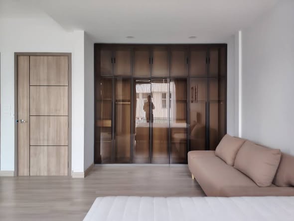 bedroom and room interior of EKKAMAI22 – RARE HOME