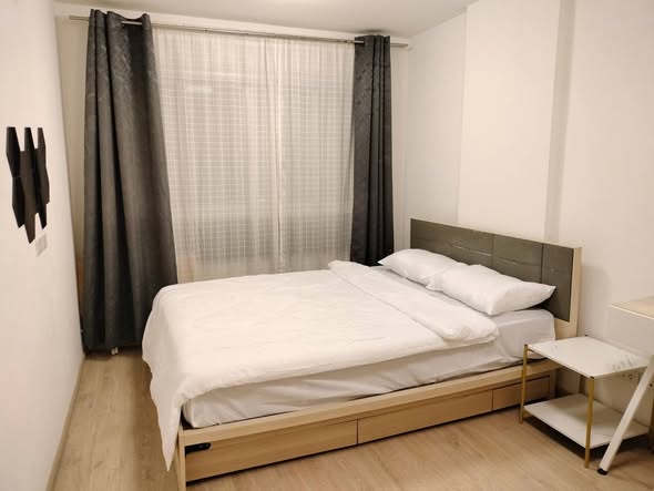 bedroom of Elio Del Ray