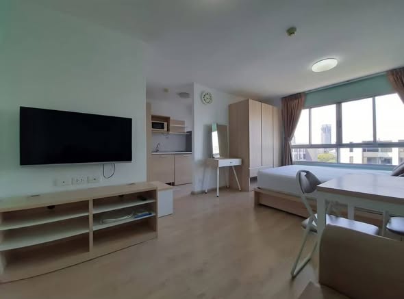 bedroom and living room of Elio Del Ray