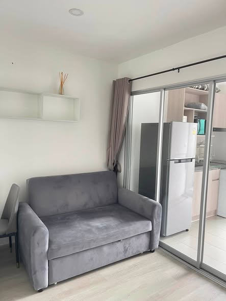 bedroom and living room of Elio Sathorn-Wutthakat