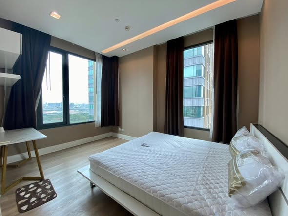 bedroom of Equinox Phahol Vibha