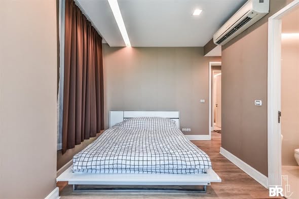 bedroom of Equinox Phahol Vibha