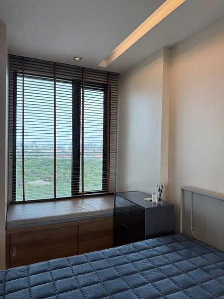 bedroom and room interior of Equinox Phahol Vibha