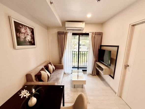 living room and bedroom of Escent Ville
