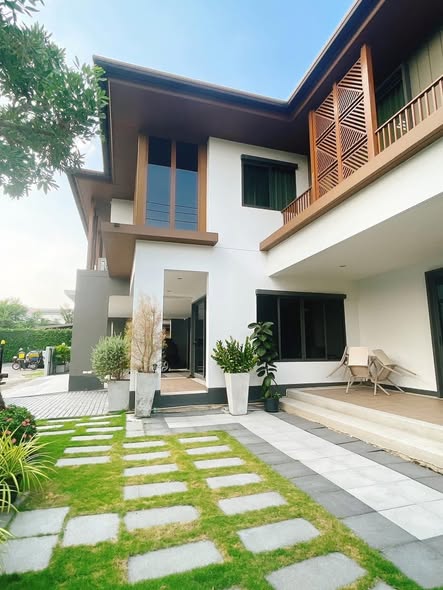 Five Stars Thailand Real Estate (agence immobilière)