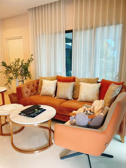 living room of Five Stars Thailand Real Estate (agence immobilière)