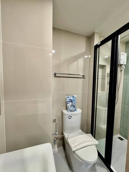 room interior and bathroom of FLO by Sansiri