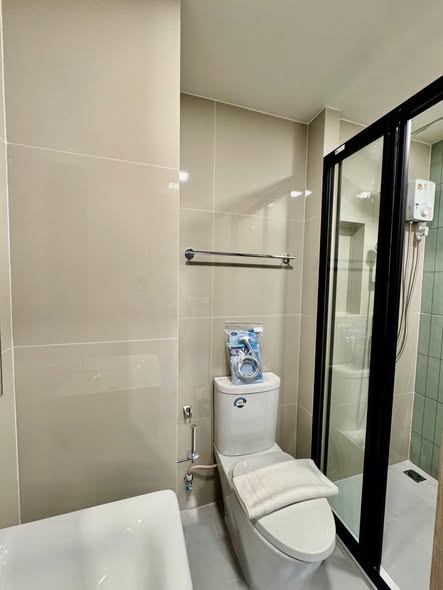 room interior and bathroom of FLO by Sansiri