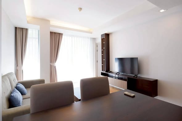bedroom and living room of Focus Ploenchit
