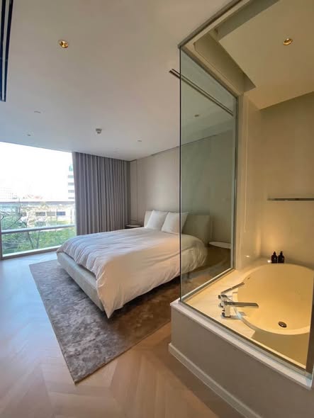 bedroom and room interior of Four Seasons Private Residences