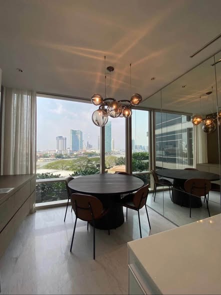 Four Seasons Private Residences