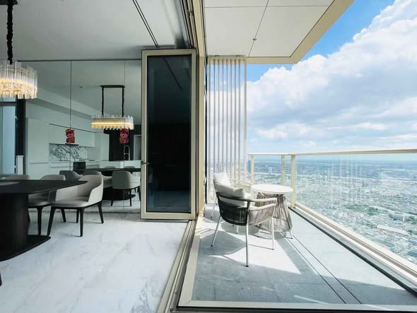 room interior of Four Seasons Private Residences