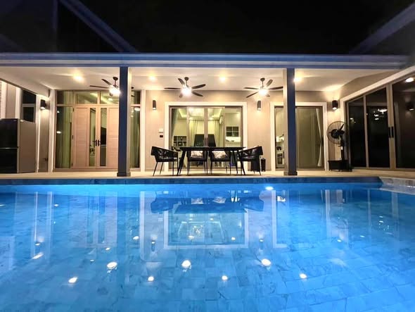 room interior of Freedom Pool Villa พลูวิลล่า พัทยาหาดจอมเทียน อ่างมาบ ประชัน ราคาถูก