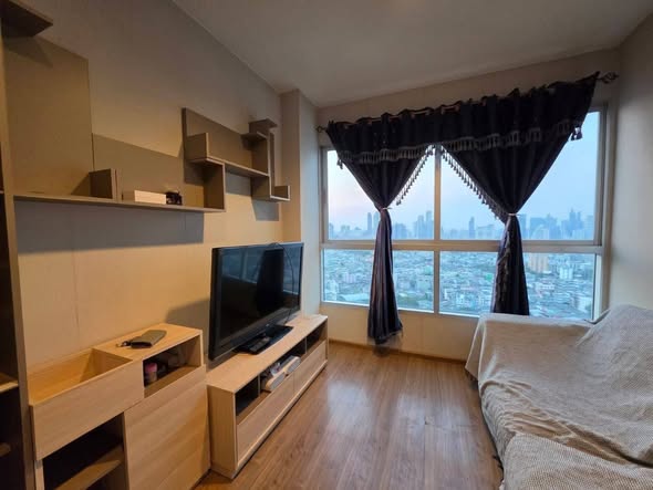 bedroom of Fuse Chan Sathorn