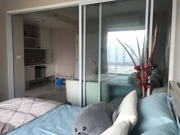 bedroom and room interior of Fuse Mobius