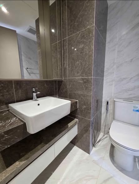 bathroom of Fynn Asoke