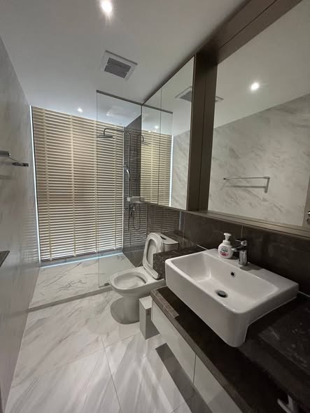 bathroom of Fynn Asoke