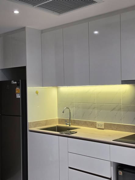 bathroom and kitchen of Fynn Asoke