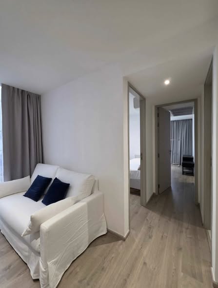 bedroom and living room of Fynn Asoke
