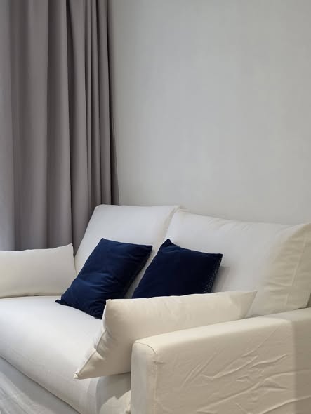 bedroom and living room of Fynn Asoke
