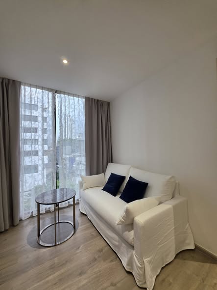 bedroom and living room of Fynn Asoke